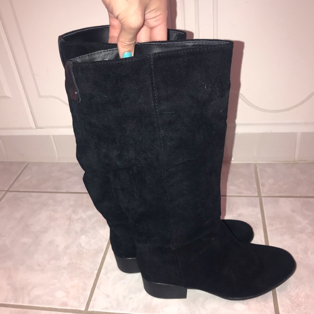 Cute Black Medium Length Boots Size 8.5 suede like